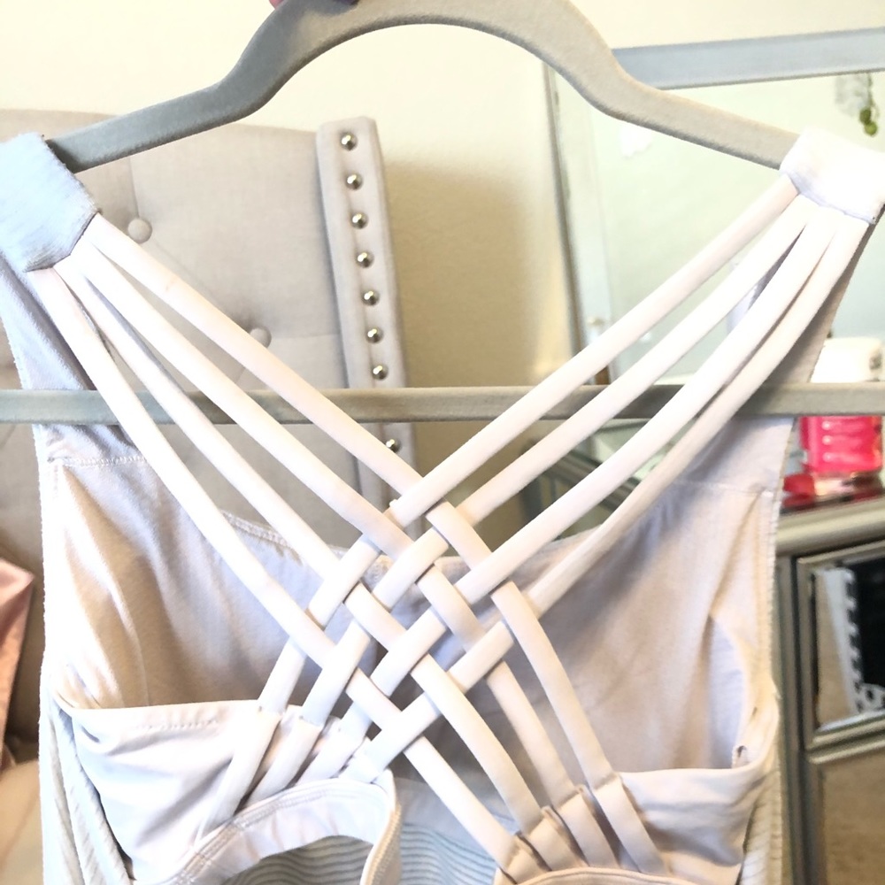 Lululemon free to be wild tank size 6